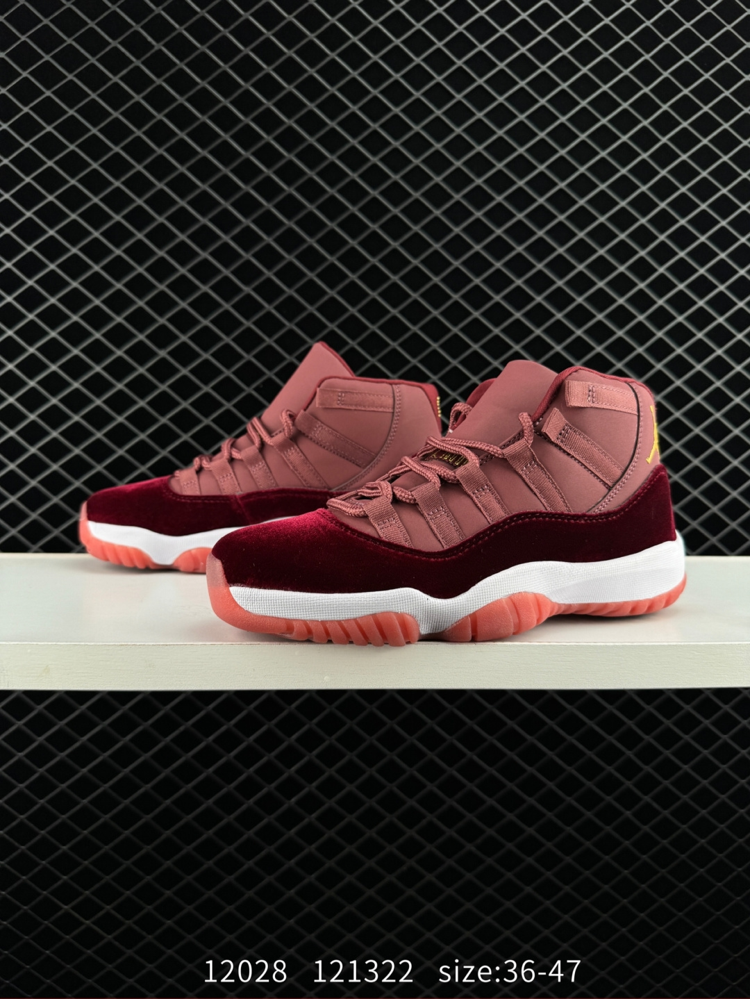 Nike Air Jordan 11 Retro Low LE